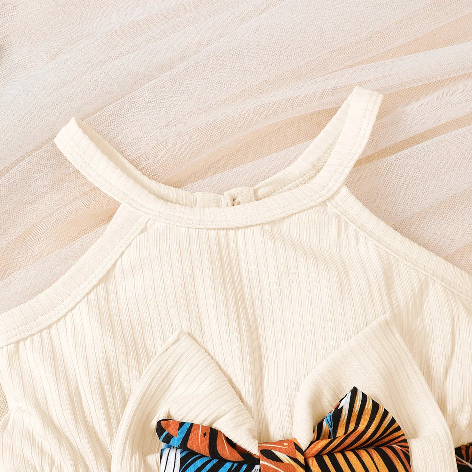 Ensemble Bébé Fille 2 Pièces – Robe à Nœud & Chapeau d'Été