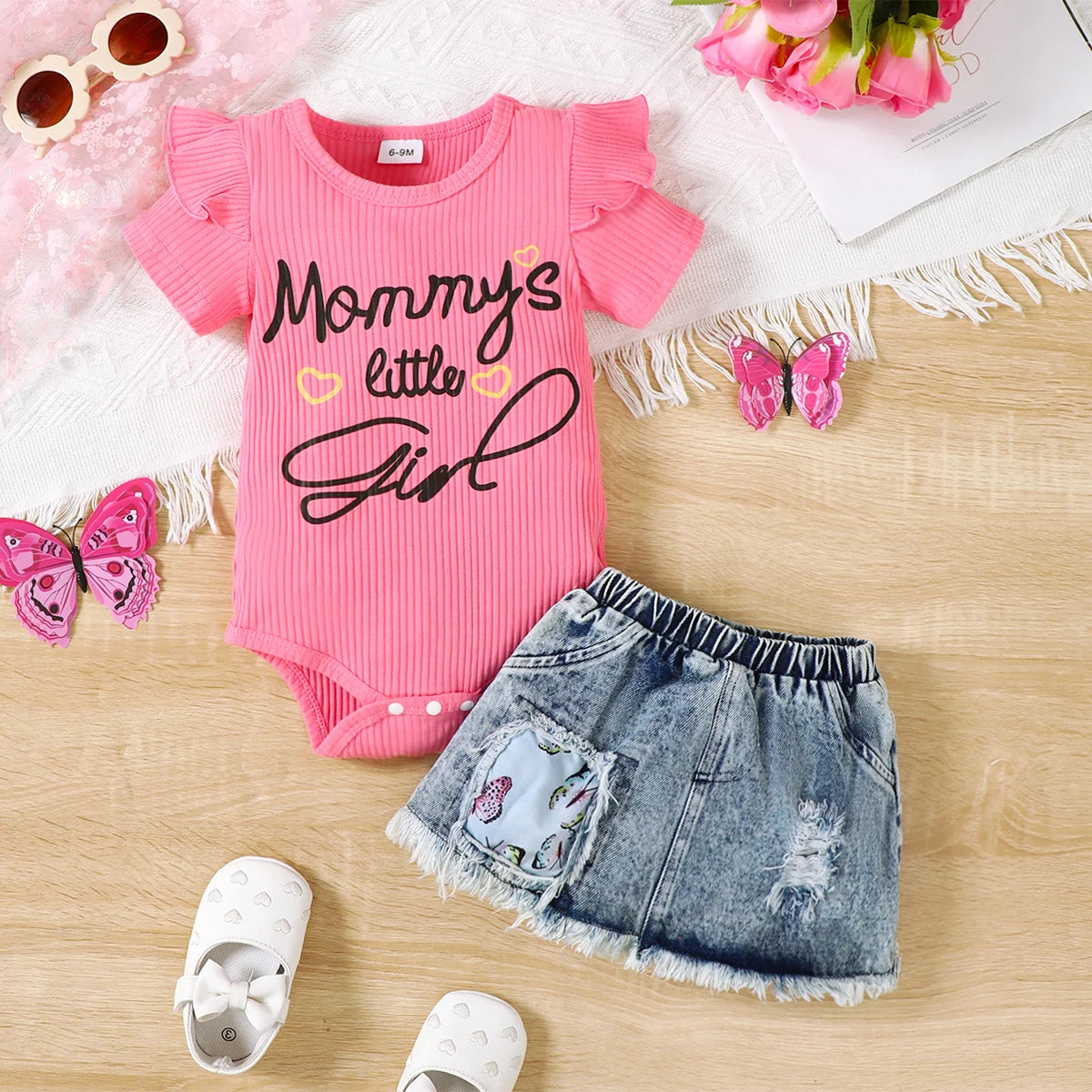 Ensemble Bébé Fille 2 Pièces – Body "Mom's Girl" & Jupe en Jean