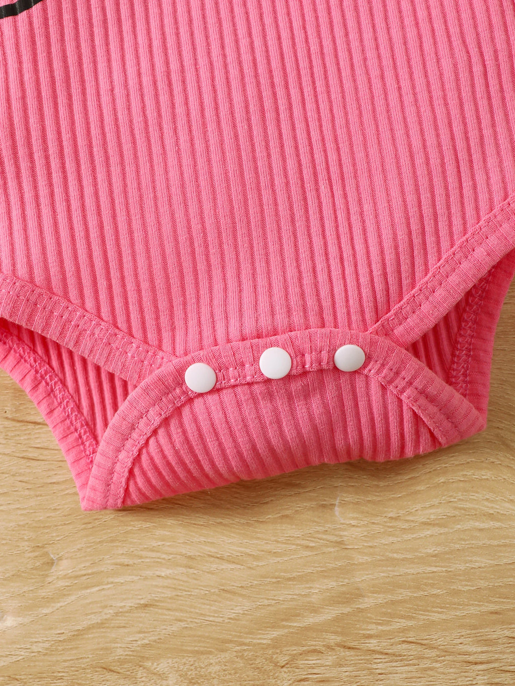 Ensemble Bébé Fille 2 Pièces – Body "Mom's Girl" & Jupe en Jean
