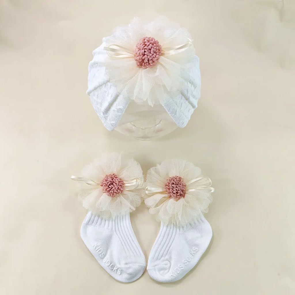 Ensemble Bébé Fille – Bonnet Nœud & Chaussettes
