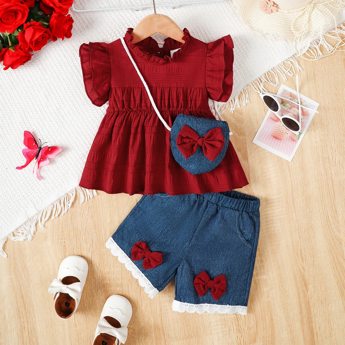 Ensemble Bébé Fille 3 Pièces – Top Volants, Short Bleu & Mini Sac