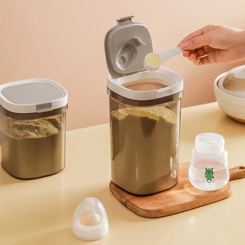 Three-in-one infant formula milk powder storage container  Magnetic key sealed fresh and multi-capacity