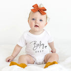 Body Bébé "Baby Coming Soon 2027" – Annonce de Grossesse Originale