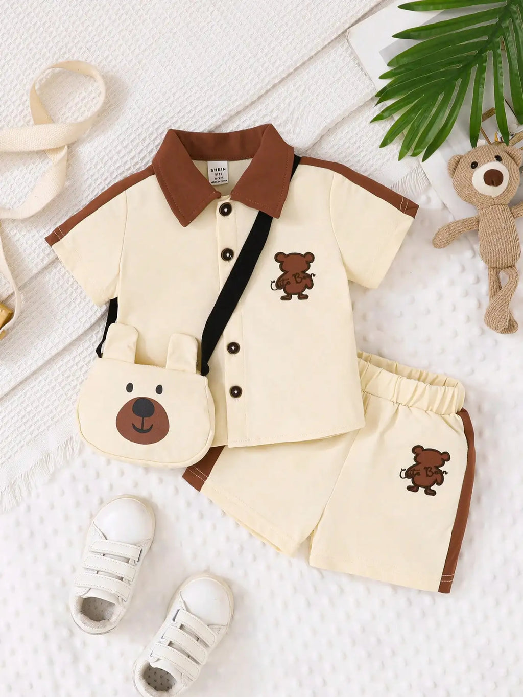 Ensemble Bébé Garçon 3 Pièces – Polo Ours, Short & Sac Bandoulière